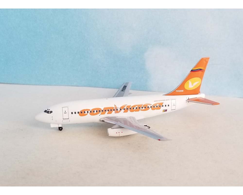 Aero Classics AC411370-B 1:400 Conviasa Boeing 737-200 YV-2558