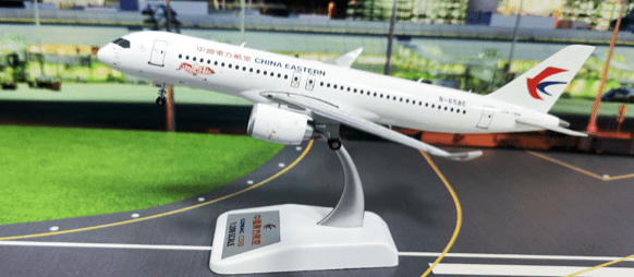 Aviation200 AV2111 1:200 B-658E China Eastern Airlines COMAC C919-100STD "Shining Chinese Red"